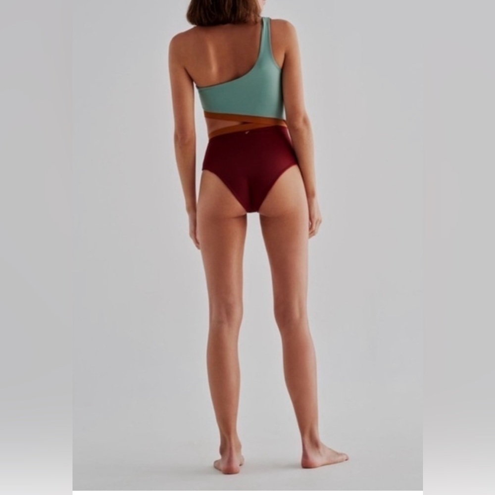 NWOT Juan De Dios Galapago Reversible Swimsuit